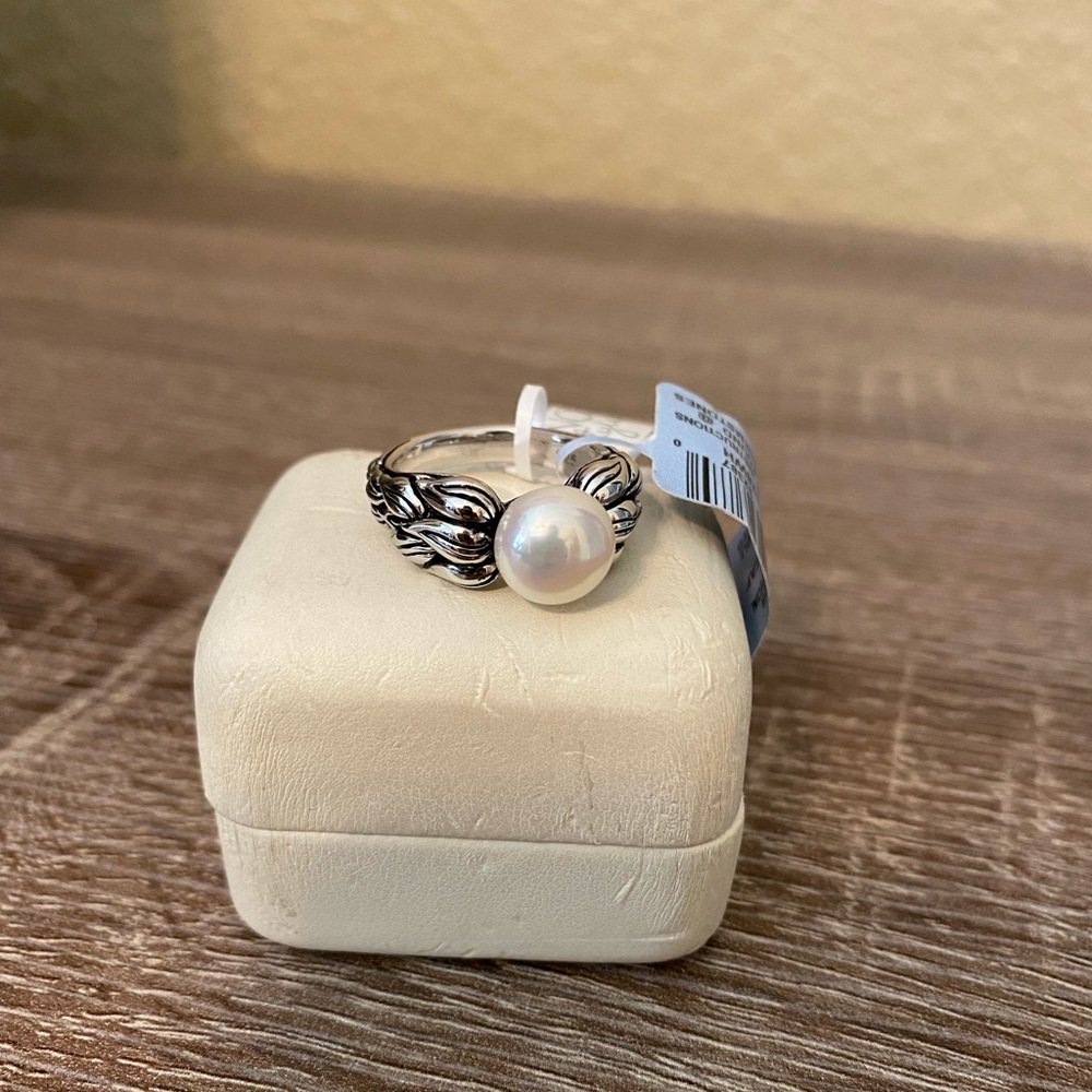 NWT! Pearl and sterling silver ring